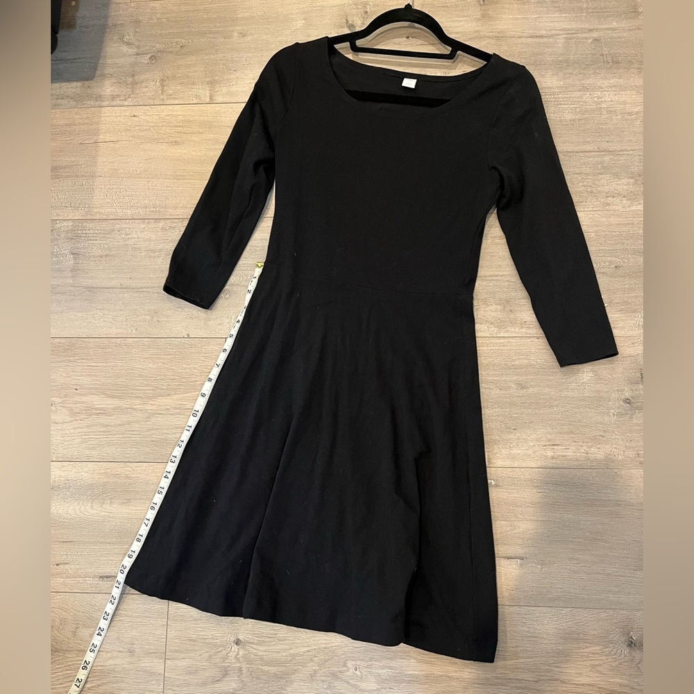 Black 3/4 sleeve boat neck fit and flare dress 🖤